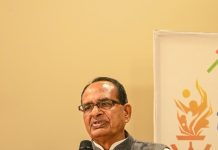 *-केन्द्रीय ग्रामीण विकास मंत्री शिवराज सिंह चौहान से रोजगार सहायकों ने की मुलाकात*